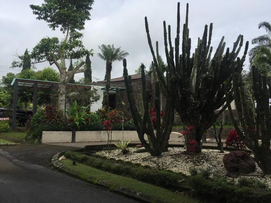 Villa Batu Luxurious Privacy 3Br Villa@ Klub Bunga Esterno foto