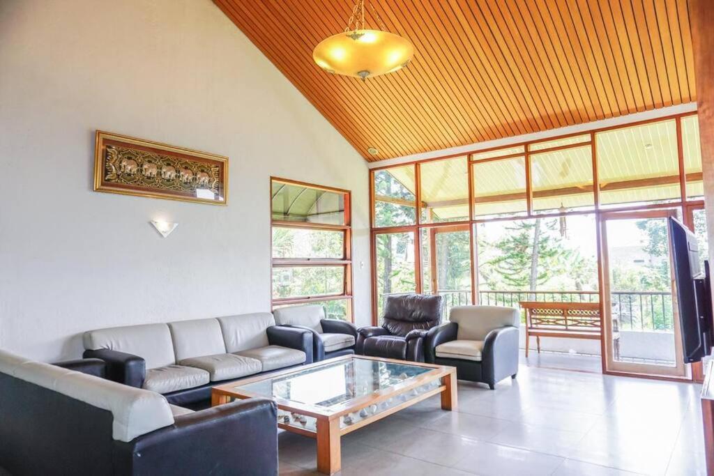 Villa Batu Luxurious Privacy 3Br Villa@ Klub Bunga Esterno foto
